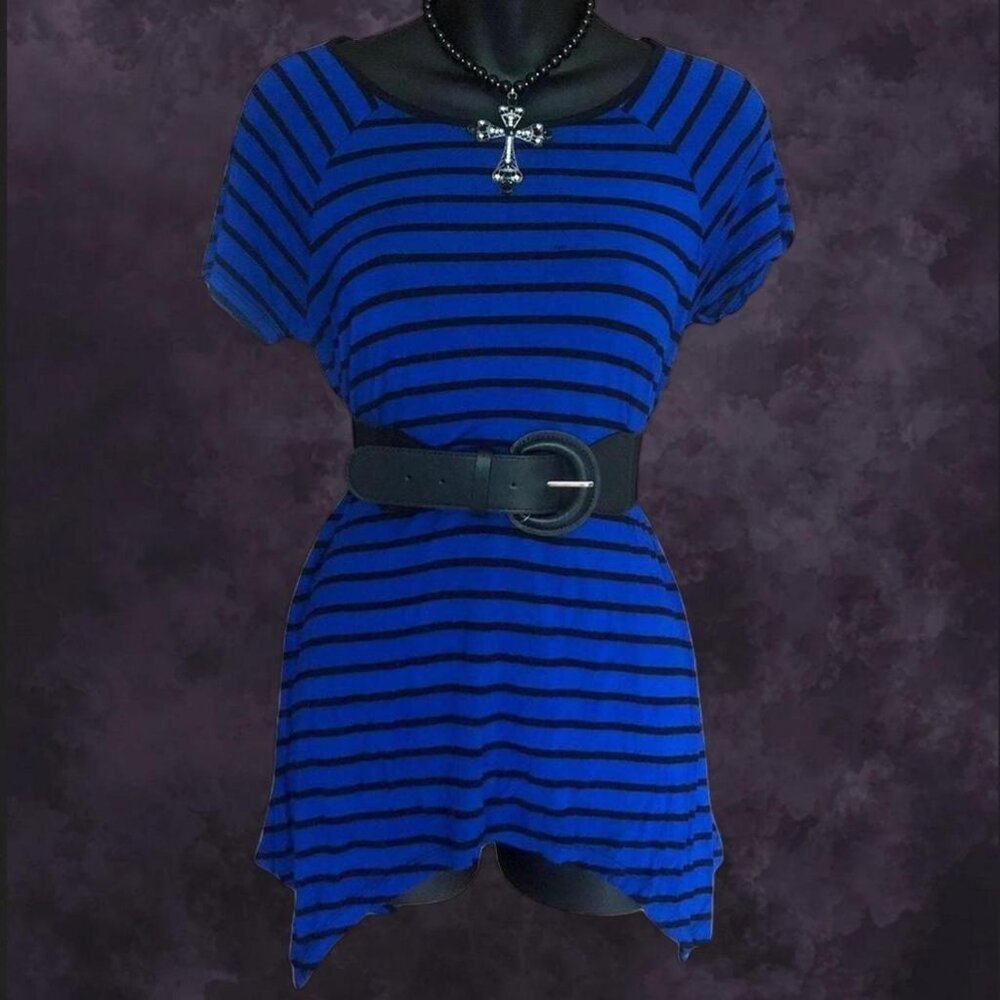 Cable & Gauge Asymmetrical Striped Tee